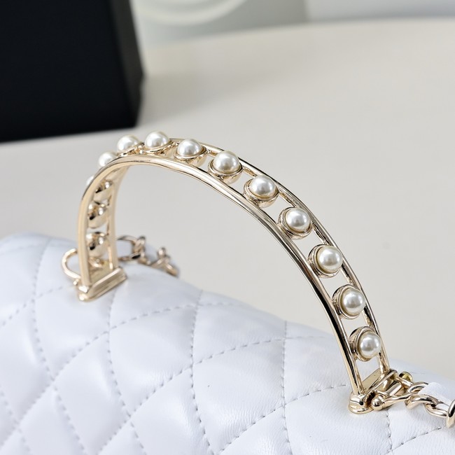 Chanel CLUTCH WITH CHAIN AB4293 white