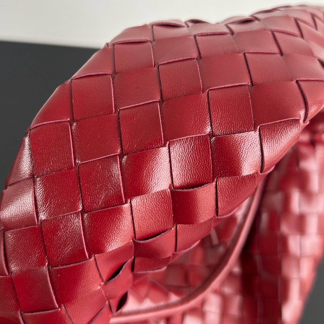 Bottega Veneta Hop Shoulder bag with Intrecciato craftsmanship in calf leather 796262 Sapele