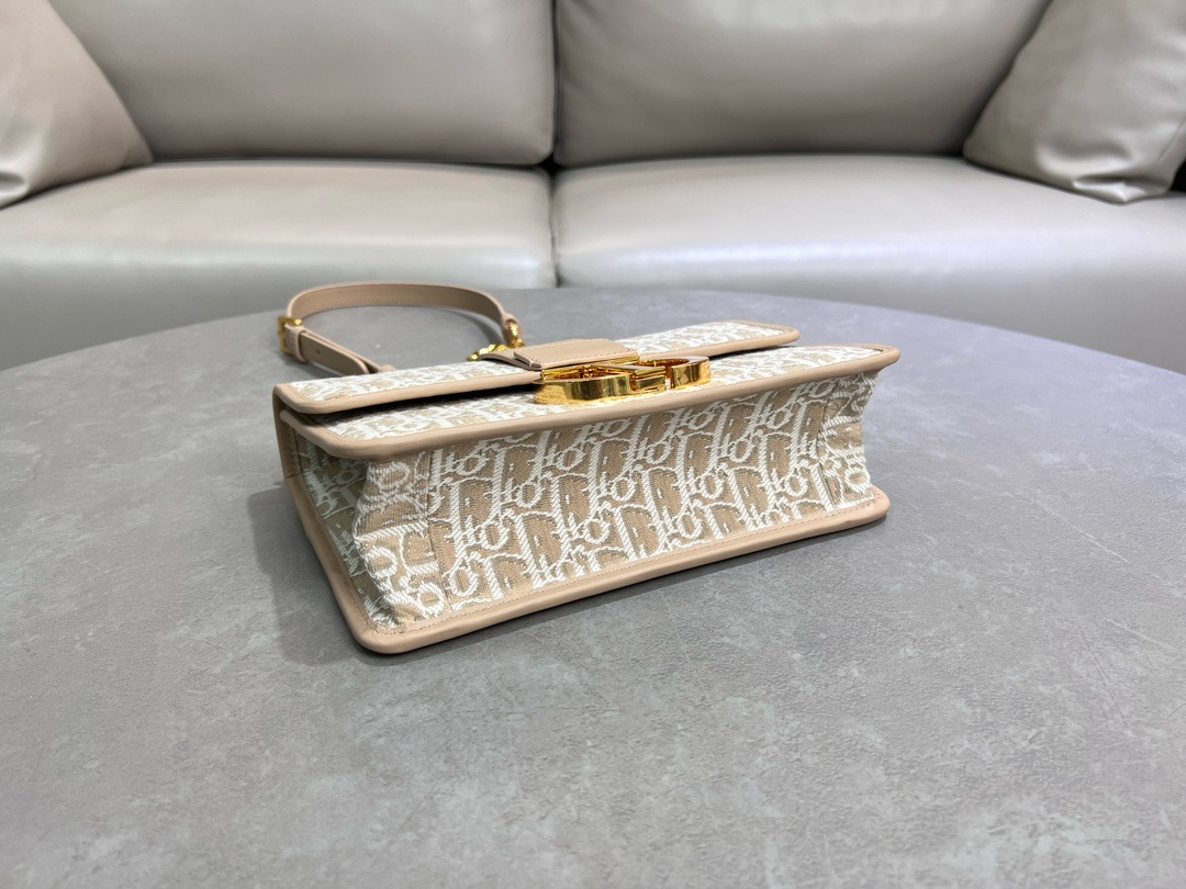 Dior 30 Montaigne Chain Bag Natural Dior Oblique Jacquard M9208UTZQ