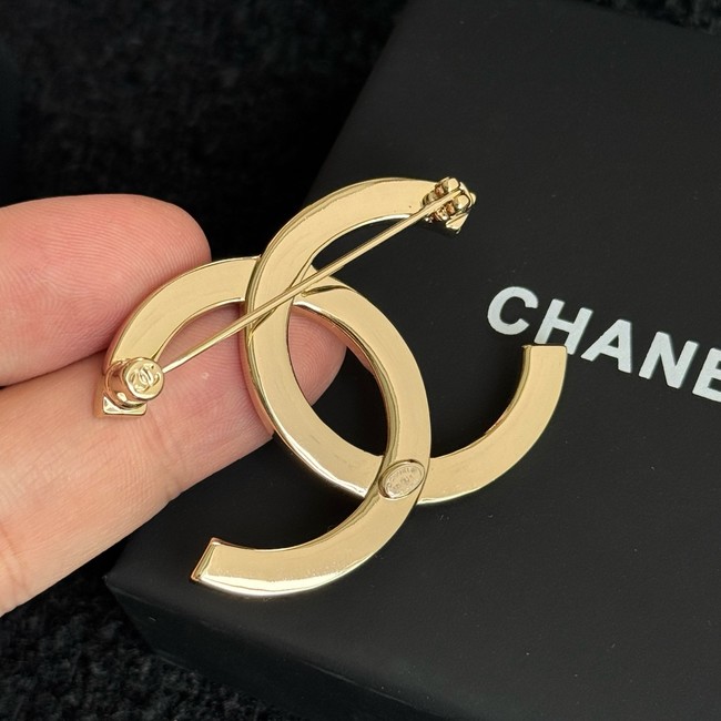 Chanel brooch CE16604