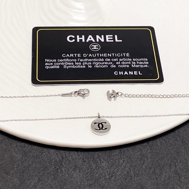Chanel necklace CE16602