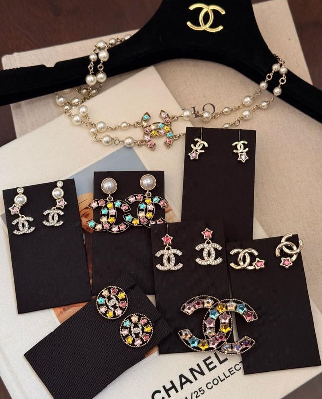 Chanel necklace CE16636