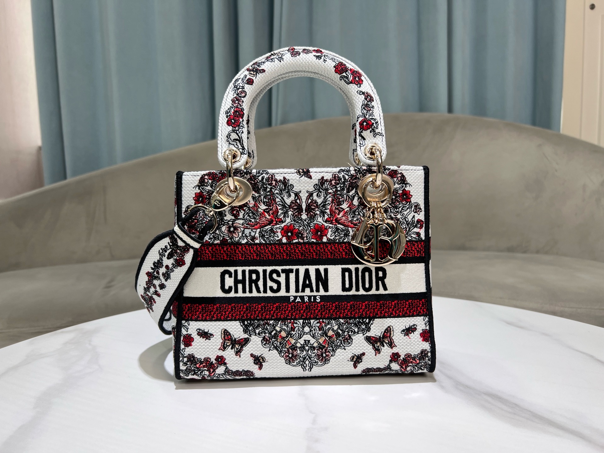 Dior Medium Lady D-Lite Bag Embroidery M0565OECZ-21