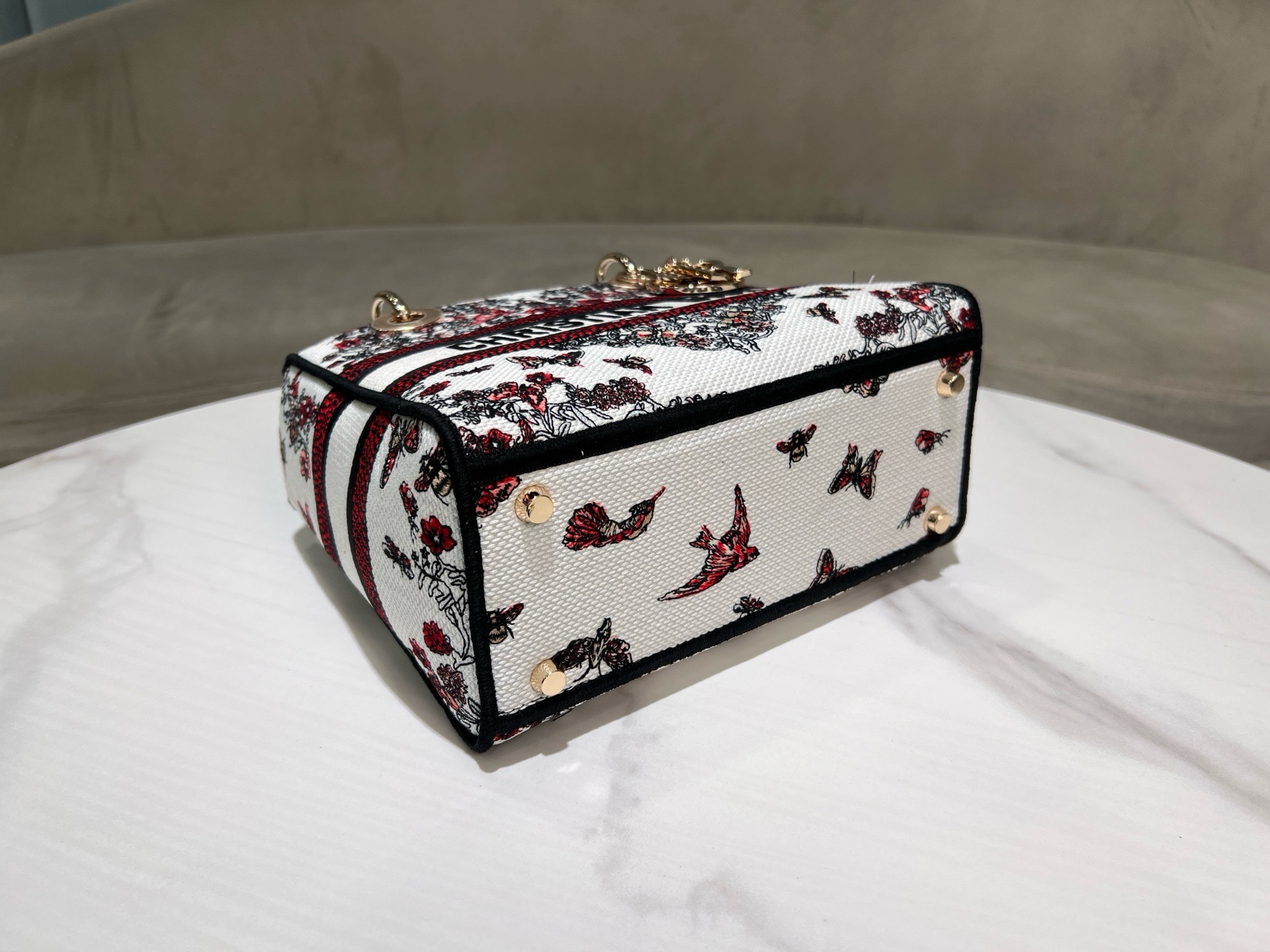 Dior Medium Lady D-Lite Bag Embroidery M0565OECZ-21