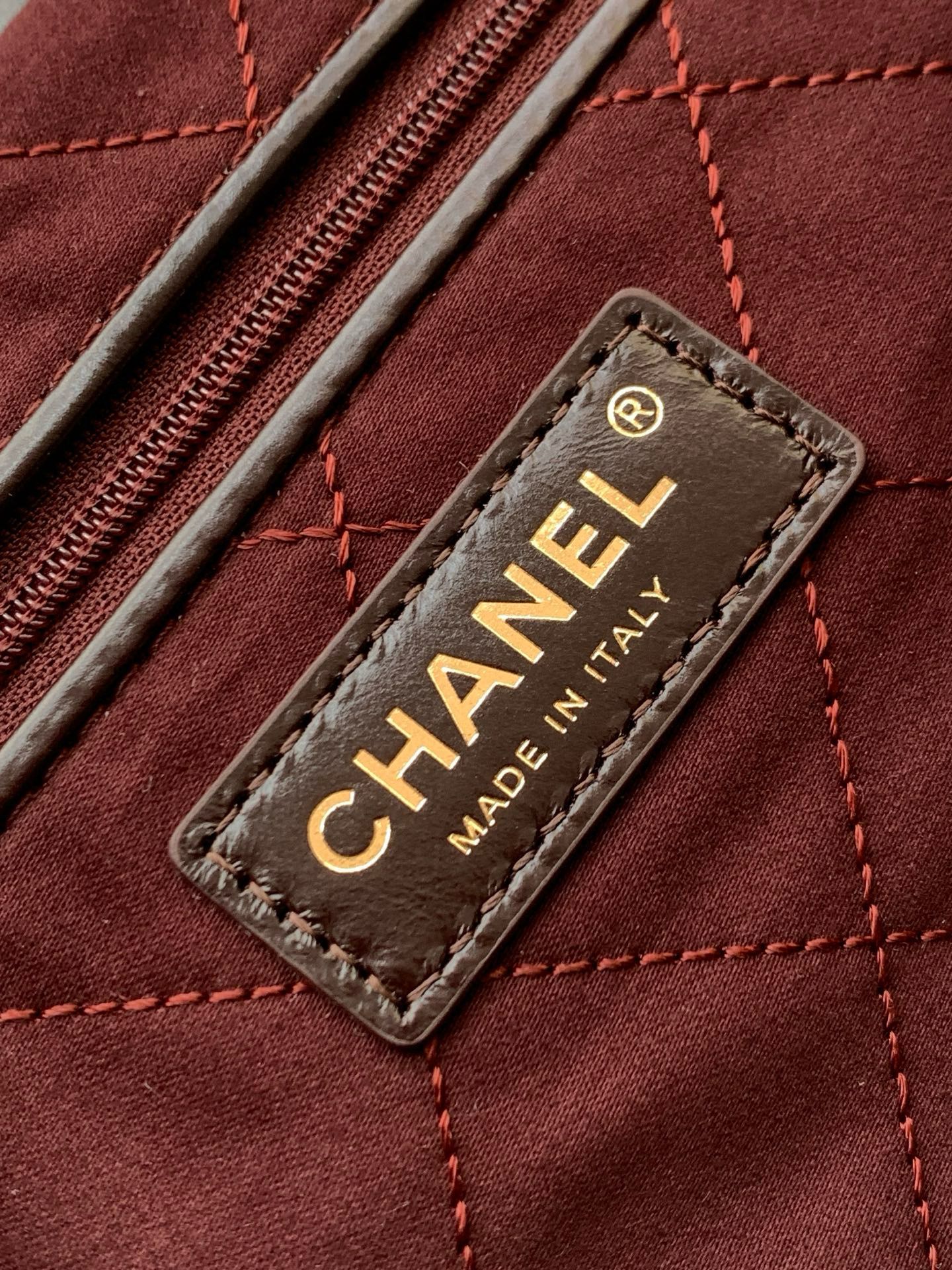 CHANEL 22 MINI HANDBAG AS3260 Dark Brown