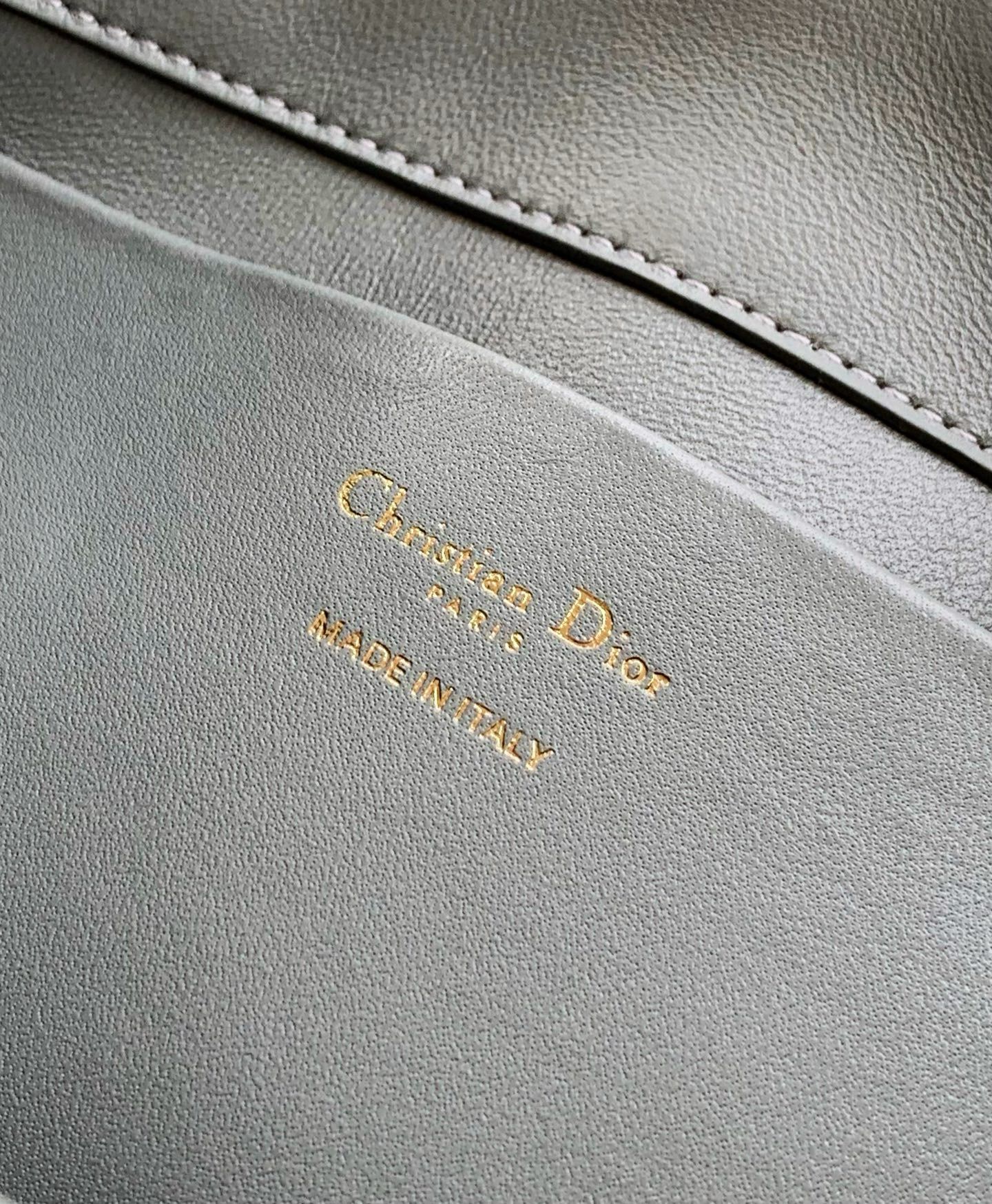 Medium Dior Toujours Vertical Tote Bag Macrocannage Calfskin M2836OSNW Gray Medium Dior Toujours Vertical Tote Bag Macrocannage Calfskin M2836OSNW Gray