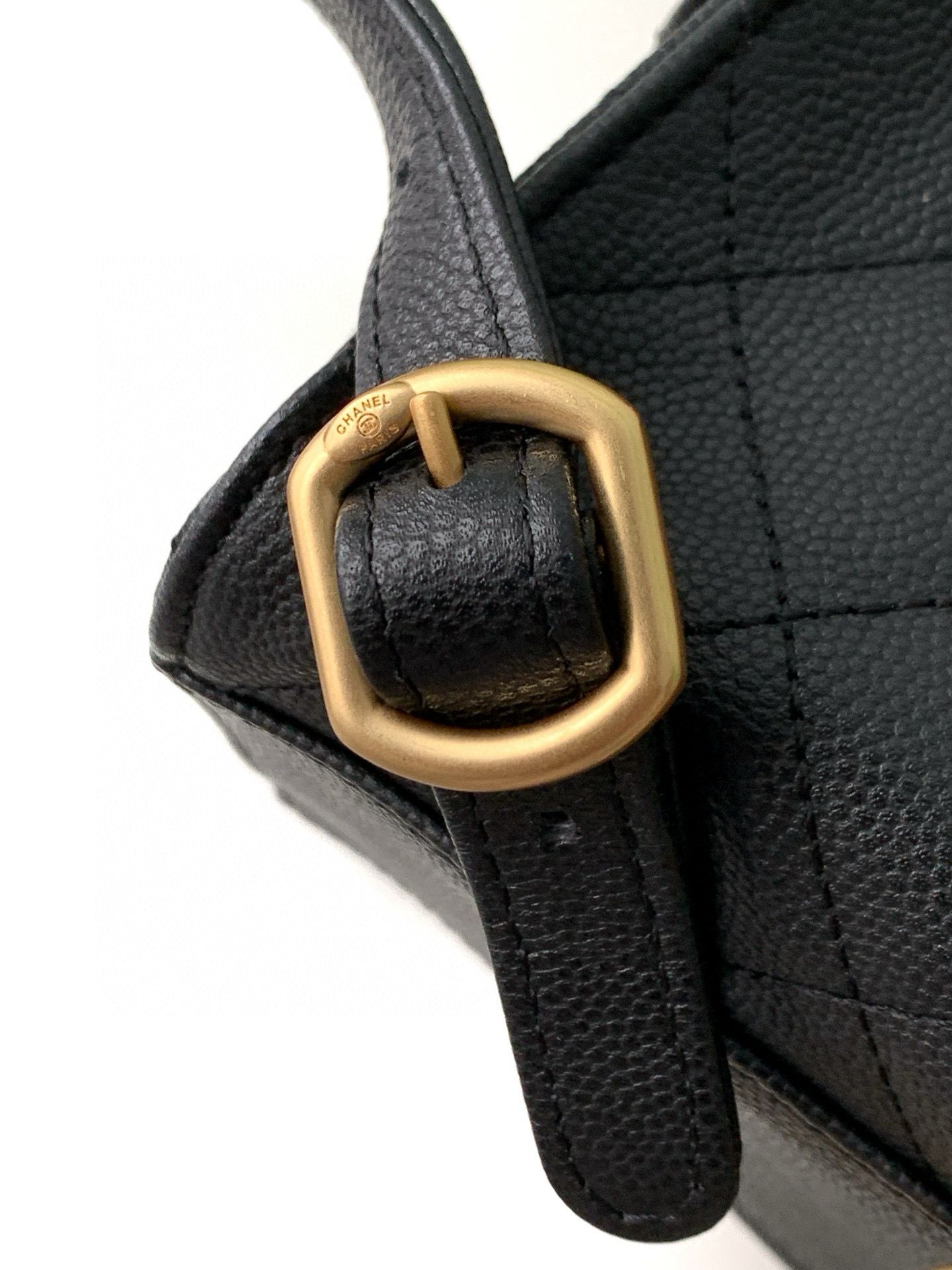 Chanel 25 Bag Original Caviar Leather Backpack AS5600 Black Chanel 25 Bag Original Caviar Leather Backpack AS5600 Black