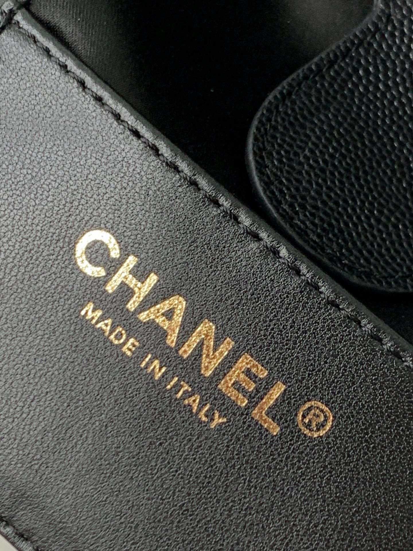 Chanel 25 Bag Original Caviar Leather Backpack AS5600 Black Chanel 25 Bag Original Caviar Leather Backpack AS5600 Black