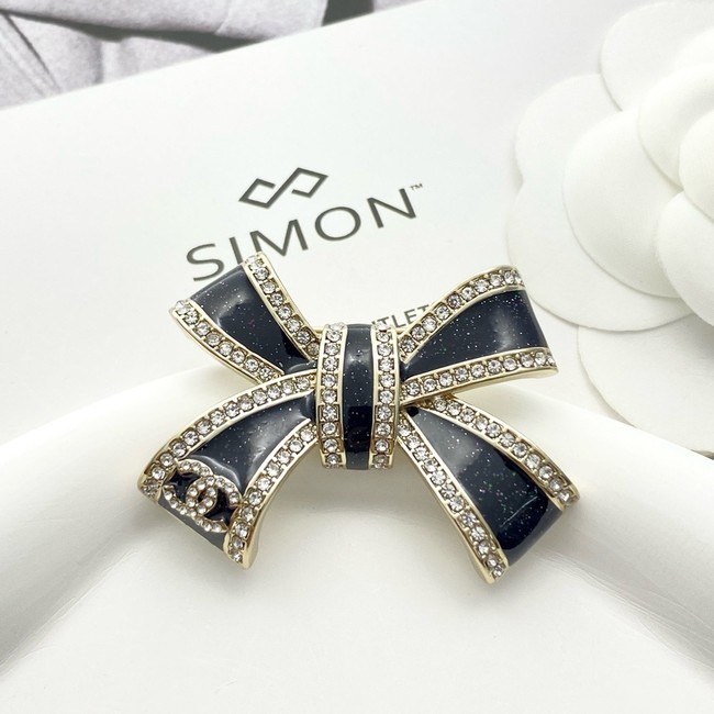 Chanel brooch CE81050