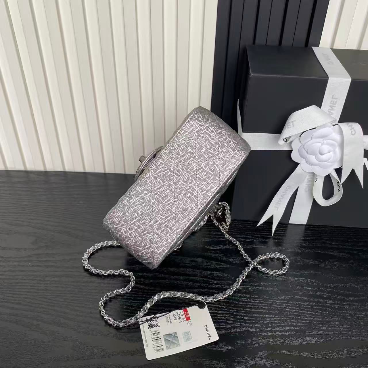 Chanel Mini Flap Bag Original Caviar Leather AS5759 Silver Chanel Mini Flap Bag Original Caviar Leather AS5759 Silver