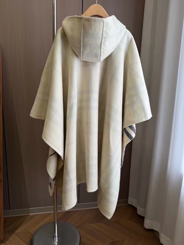 Burberry Cape Double-sided cashmere GG35929