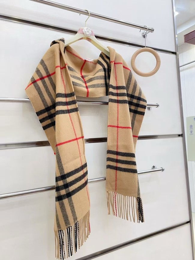 Burberry Plaid cashmere scarf KY080
