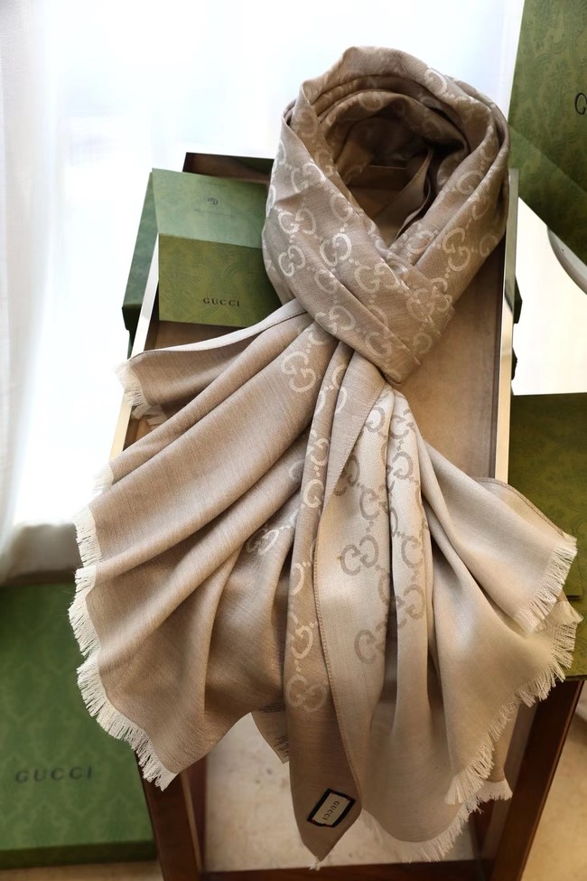 Gucci rinted GG cotton wool lame shawl 845243-3