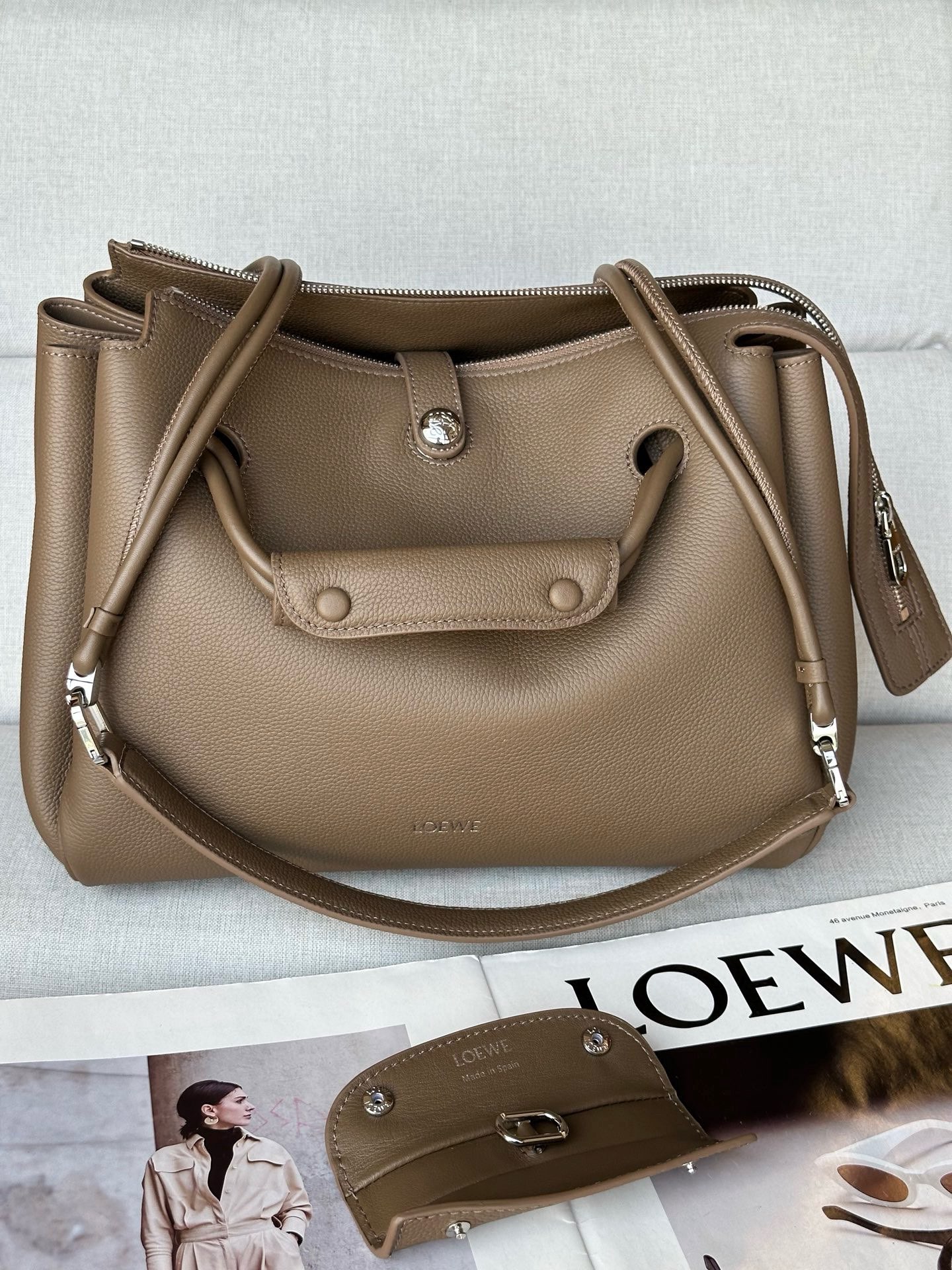 Loewe Madrid Original Leather Anagram Pebble Bag LE0255 Gray Loewe Madrid Original Leather Anagram Pebble Bag LE0255 Gray