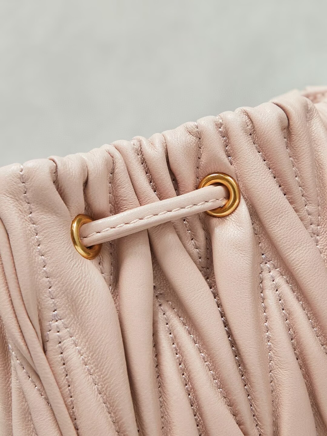 MIU MIU Matelasse Nappa Original Leather Bag 5ND022 Light Pink MIU MIU Matelasse Nappa Original Leather Bag 5ND022 Light Pink