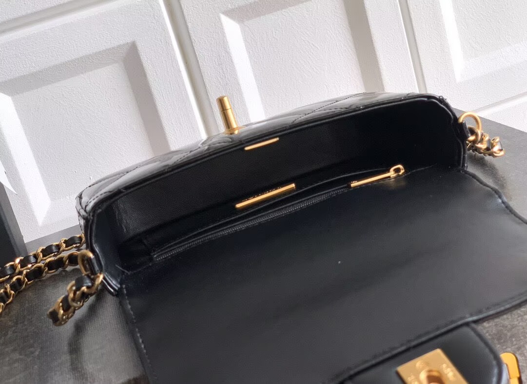 Chanel 25K Original Patent Leather Top Handle Bag A6320 Black Chanel 25K Original Patent Leather Top Handle Bag A6320 Black