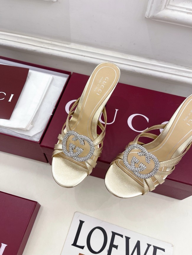 Gucci Womens slide sandal with crystal Interlocking G 852663-2