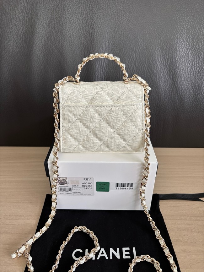 CHANEL Clutch With Chain 96183 white