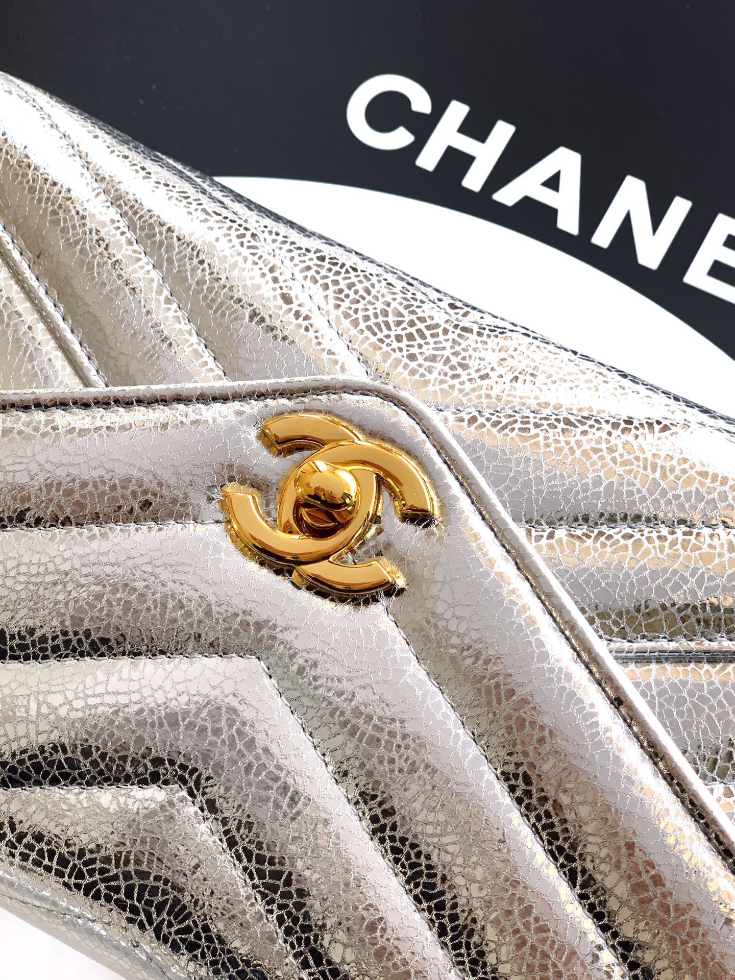 Chanel Original Leather 26X C6044 Silver Chanel Original Leather 26X C6044 Silver