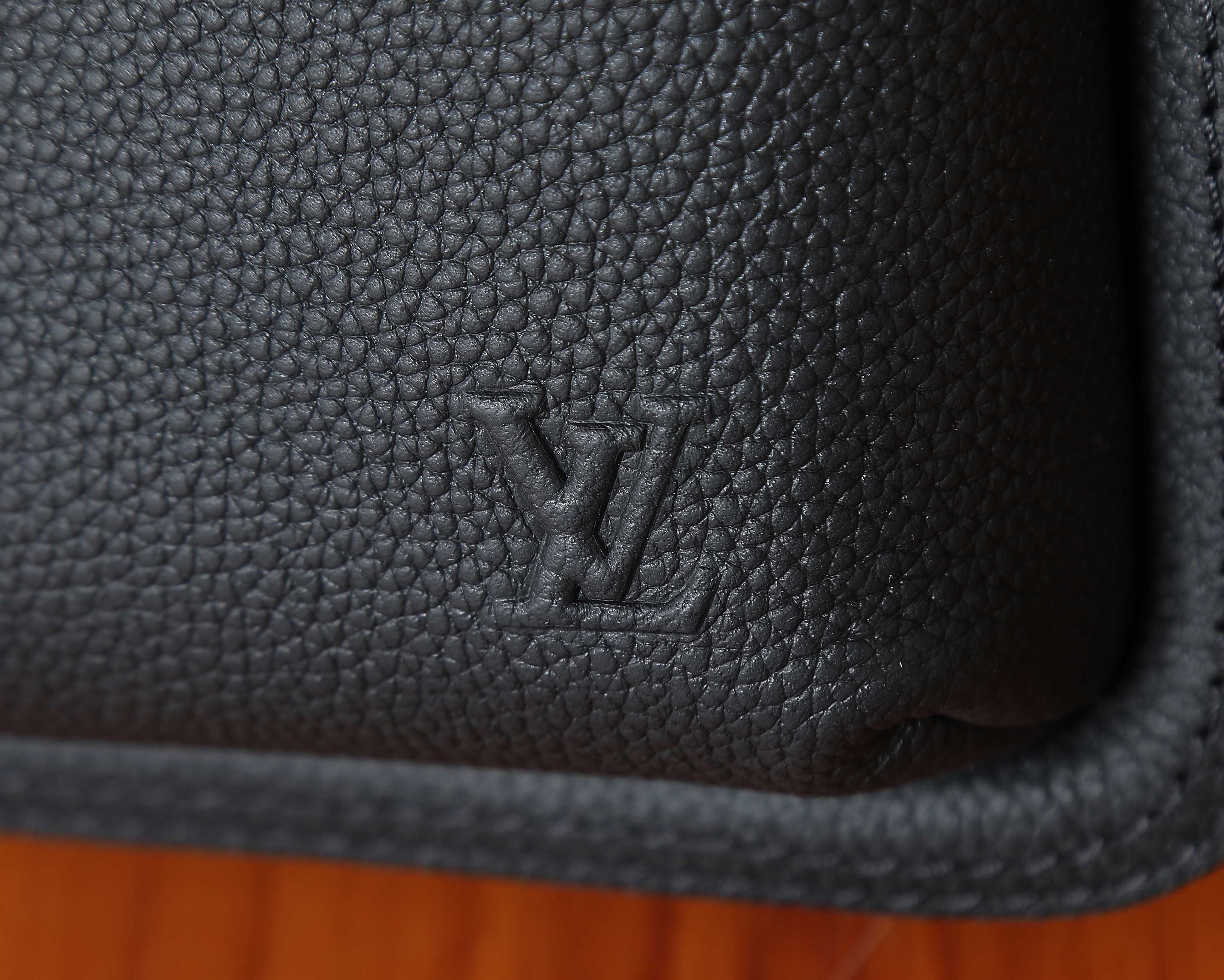 Louis Vuitton Avenue Slingbag PM M15269 Black Louis Vuitton Avenue Slingbag PM M15269 Black