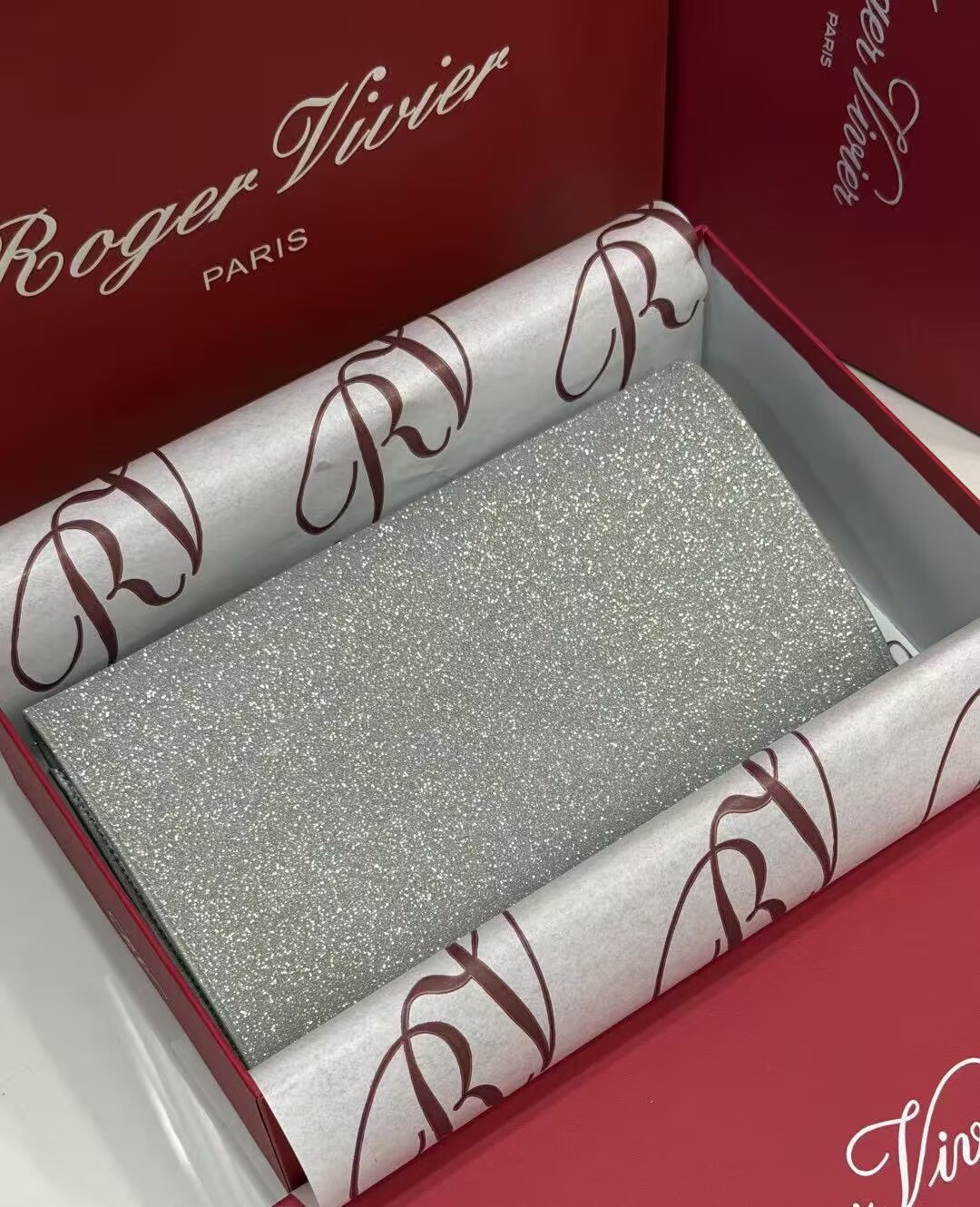 Roger Vivier Clutch Handbag V30261 Silver