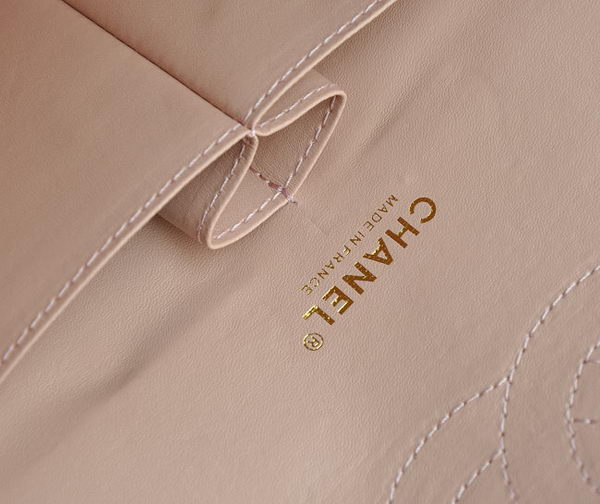 Chanel Classic 2.55 Series Pink Caviar Golden Chain Quilted Flap Bag 1113 Chanel Classic 2.55 Series Pink Caviar Golden Chain Quilted Flap Bag 1113