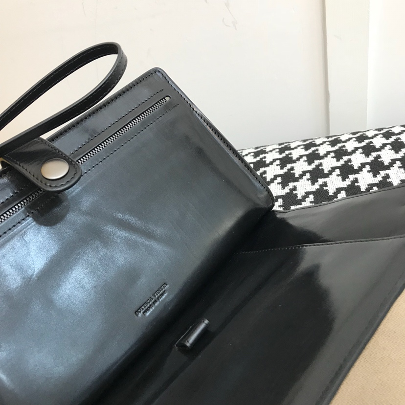 Replica Bottega Veneta Clutch Black 7 Replica Bottega Veneta Clutch Black - top-rated replica designer bag