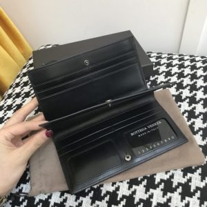 Replica Bottega Veneta Intrecciato Pouch - high-accuracy replica luxury purse