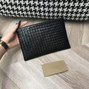 Replica Bottega Veneta Envelope Pouch 8 Replica Bottega Veneta Envelope Pouch - near-authentic luxury replica handbag