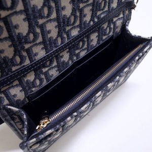 Replica Dior 30 Montaigne Pouch 8 Replica Dior 30 Montaigne Pouch - authentic-look luxury purse replica