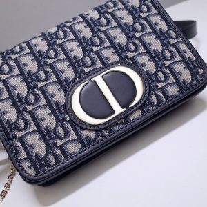Replica Dior 30 Montaigne Pouch 9 Replica Dior 30 Montaigne Pouch - high-quality designer bag clone