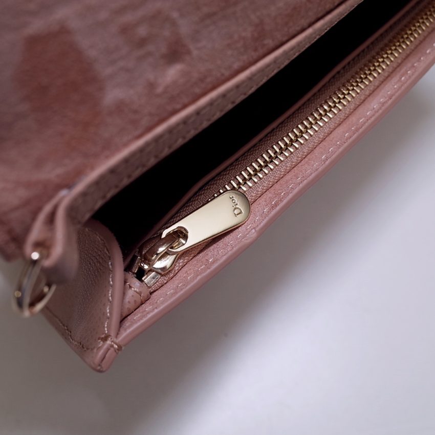 Replica Dior 30 Montaigne Pouch Pink - high-accuracy replica luxury purse