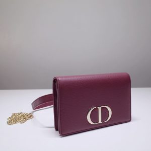 Replica Dior 30 Montaigne Pouch Red 2 Replica Dior 30 Montaigne Pouch Red - authentic-look luxury purse replica
