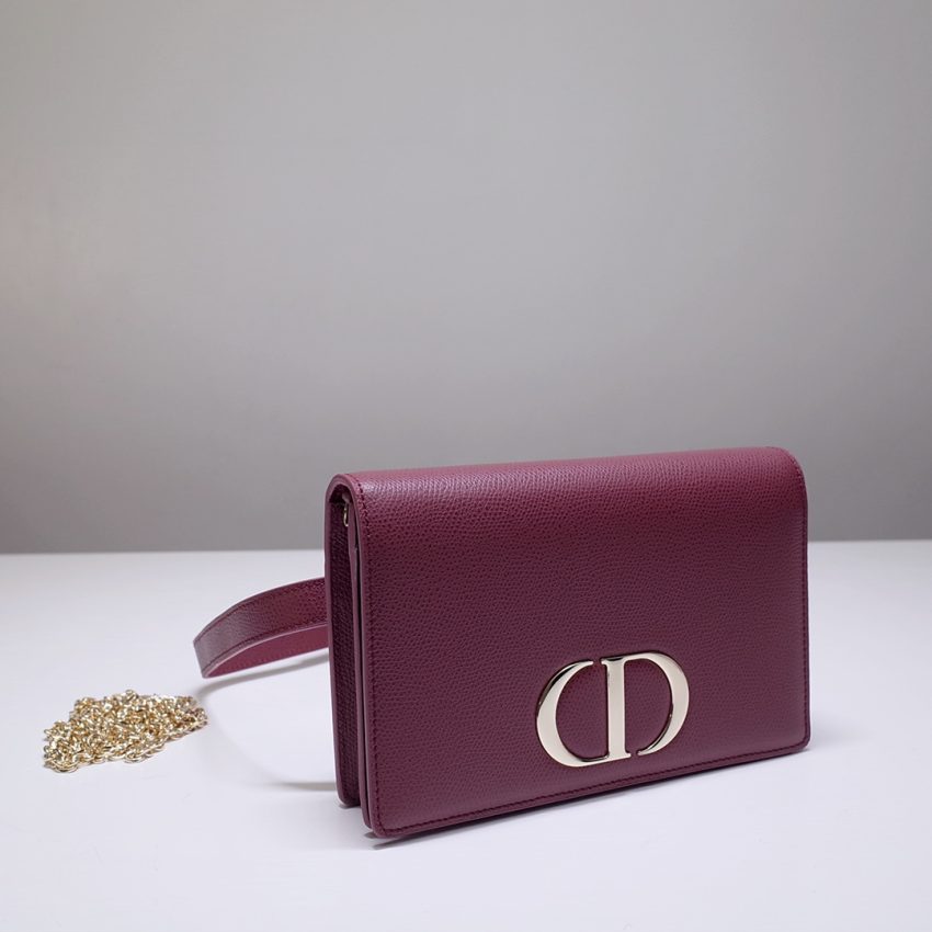 Replica Dior 30 Montaigne Pouch Red 2 Replica Dior 30 Montaigne Pouch Red - authentic-look luxury purse replica