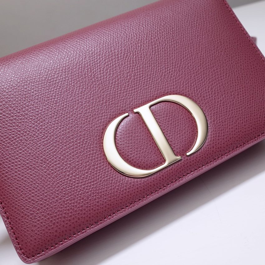 Replica Dior 30 Montaigne Pouch Red 5 Replica Dior 30 Montaigne Pouch Red - authentic-look luxury purse replica