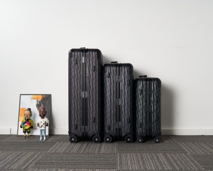Replica Rimowa Dior Suitcase Black - near-authentic luxury replica handbag