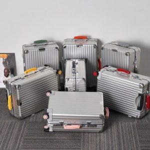 Replica Rimowa Classic Suitcase 1 Replica Rimowa Classic Suitcase - high-accuracy replica luxury purse