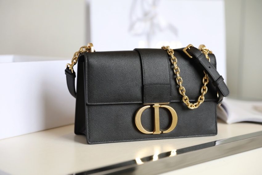 Replica Dior 30 Montaigne Black Grain 2 Replica Dior 30 Montaigne Black Grain - ultra-realistic fake designer tote