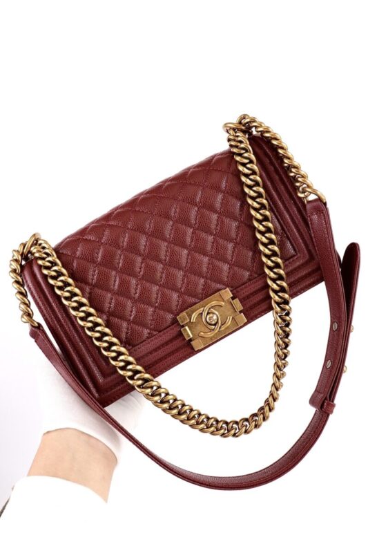 Replica CHANEL Le Boy Red - ultra-realistic fake designer tote
