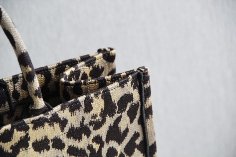 Replica Dior Tote Book Leopard Print 3 Replica Dior Tote Book Leopard Print - realistic designer-inspired fake bag