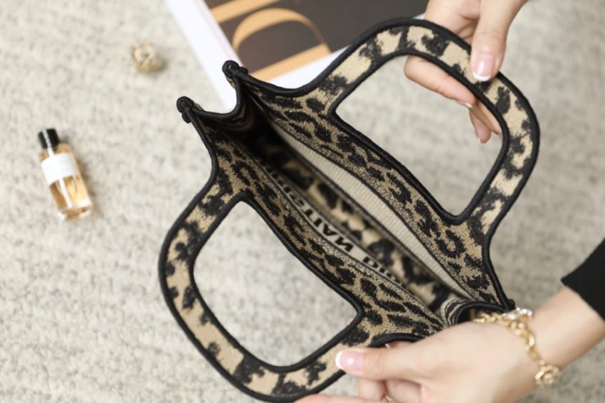 Replica Dior Tote Book Mini Leopard 5 Replica Dior Tote Book Mini Leopard - ultra-realistic fake designer tote