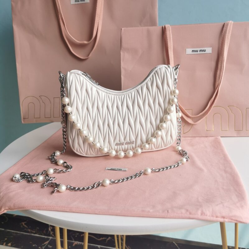 Replica Miu Miu Matelassé Pearl White 1 Replica Miu Miu Matelassé Pearl White - high-end fake designer purse