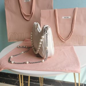 Replica Miu Miu Matelassé Pearl White 3 Replica Miu Miu Matelassé Pearl White - 1:1 designer replica handbag