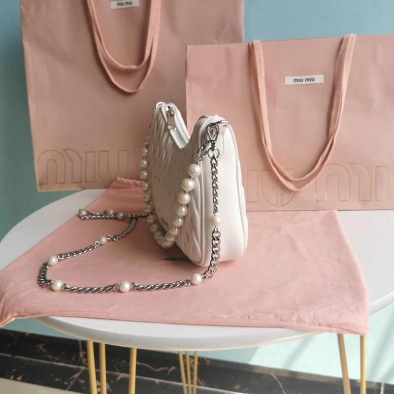 Replica Miu Miu Matelassé Pearl White 3 Replica Miu Miu Matelassé Pearl White - 1:1 designer replica handbag