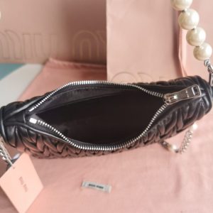 Replica Miu Miu Matelassé Pearl Black 8 Replica Miu Miu Matelassé Pearl Black - near-authentic luxury replica handbag