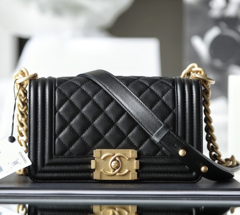 Replica CHANEL Le Boy Black 1 Replica CHANEL Le Boy Black - premium-grade designer purse dupe