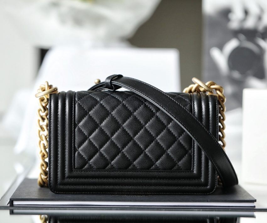 Replica CHANEL Le Boy Black 8 Replica CHANEL Le Boy Black - ultra-realistic fake designer tote