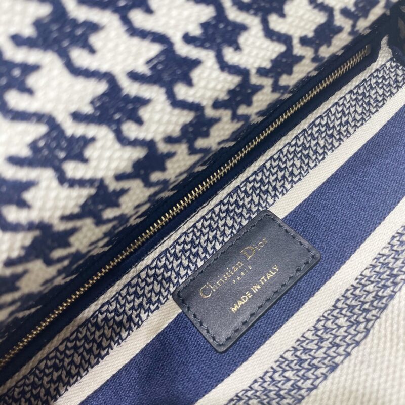 Replica Lady Dior Medium D-Lite Houndstooth Canvas 5 Replica Lady Dior Medium D-Lite Houndstooth Canvas - realistic designer-inspired fake bag