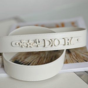 Replica Lady Dior Ultramatte White Grid ABC 6 Replica Lady Dior Ultramatte White Grid ABC - realistic designer-inspired fake bag