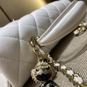 Replica CHANEL CF 20 cm Lion White 2 Replica CHANEL CF 20 cm Lion White - top-tier luxury replica shoulder bag